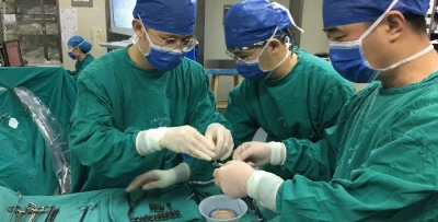 胸部外科一院三区医务人员通力合作为七名患者开展微创手术